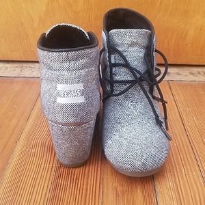 Tom's Wedge boots